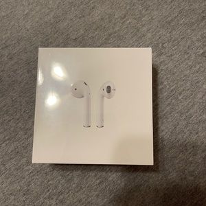 BRAND NEW & UNOPENED APPLE AIRPODS W CHARGING CASE
